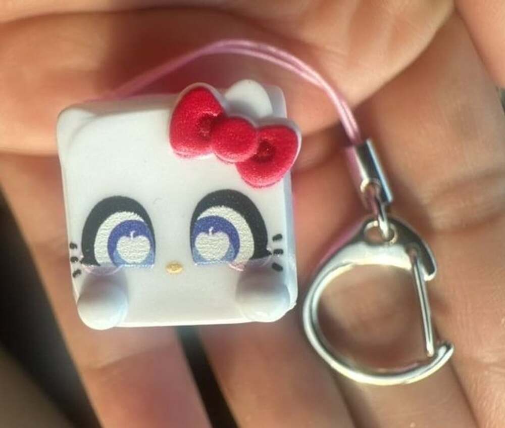 Hello Kitty and Friends Clickeez Fidget Toy Mechanical Keyboard Keycap Keychain